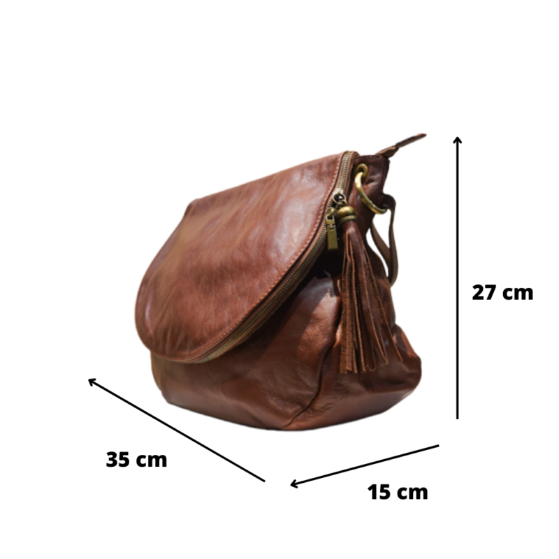 Dimensions du sac à main en cuir vachette marron clair avec rabat : Hauteur : 27 cm Longueur : 35 cm Largeur : 15 cm