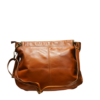 Magnifique sac à main en cuir vachette camel avec rabat vu de dos
