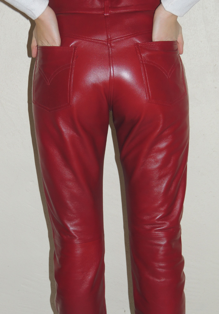 Baron Supposed to lose yourself Pantalon style 501 en cuir rouge femme