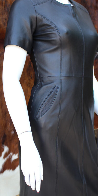 Robe en en cuir noir