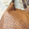 Sac à main en cuir camel tressé – Image 3