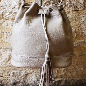 sac à main en cuir beige